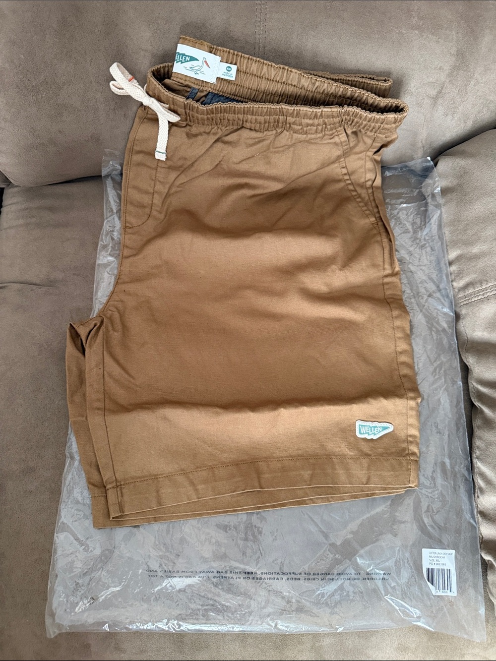 Wellen Men's Drawstring Hybrid Shorts in Brown